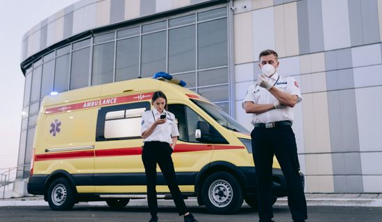 祥云救护车转运病人算来回费用吗？